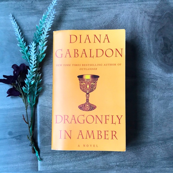 Other - 📚 4/$20 Dragonfly in Amber by Diana Gabaldon